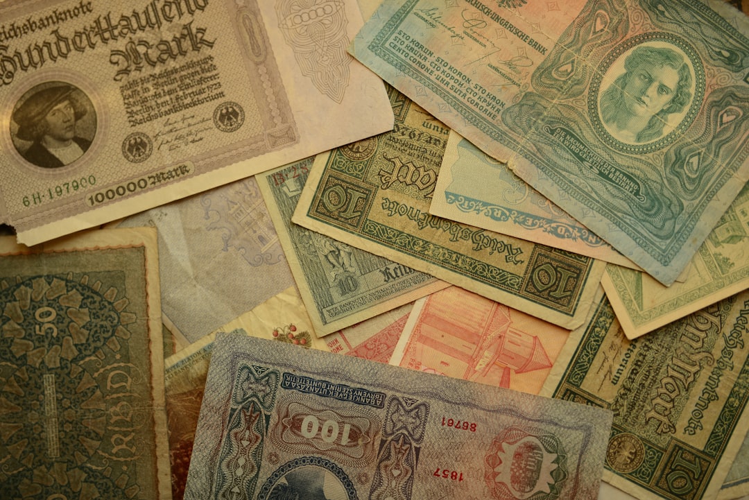 découvrez tout sur les billets de banque : histoire, design, sécurité et leur rôle dans l'économie mondiale.