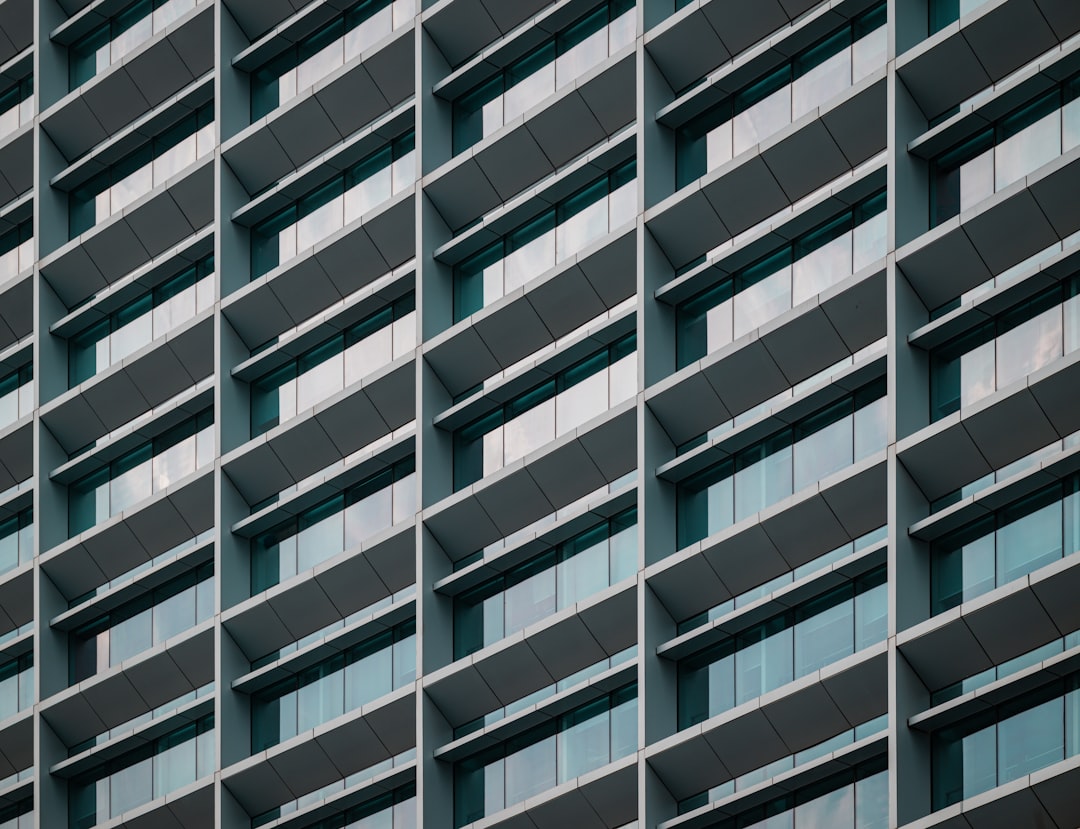 découvrez nos services de formation pour les entreprises, adaptés à vos besoins pour développer les compétences de vos équipes et booster la performance de votre société.