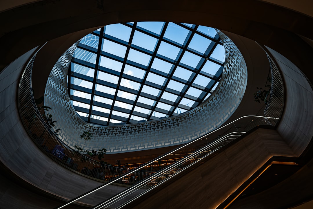 découvrez nos formations professionnelles pour entreprises, adaptées à vos besoins pour développer les compétences de vos équipes et assurer la croissance de votre société.